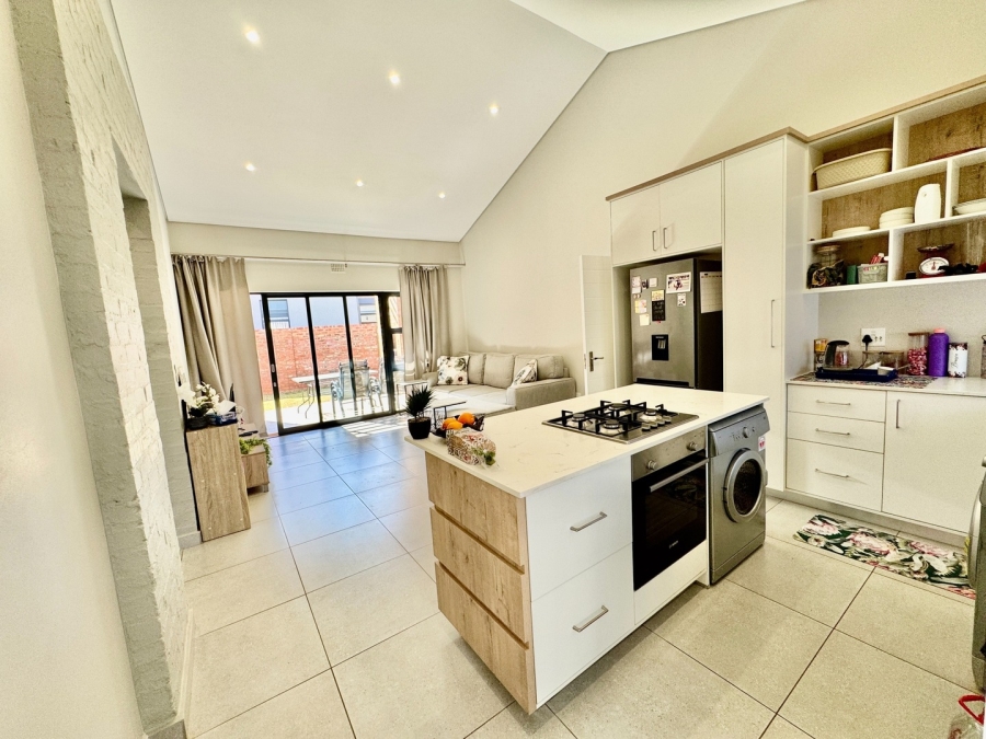 2 Bedroom Property for Sale in Van Der Hoff Park North West